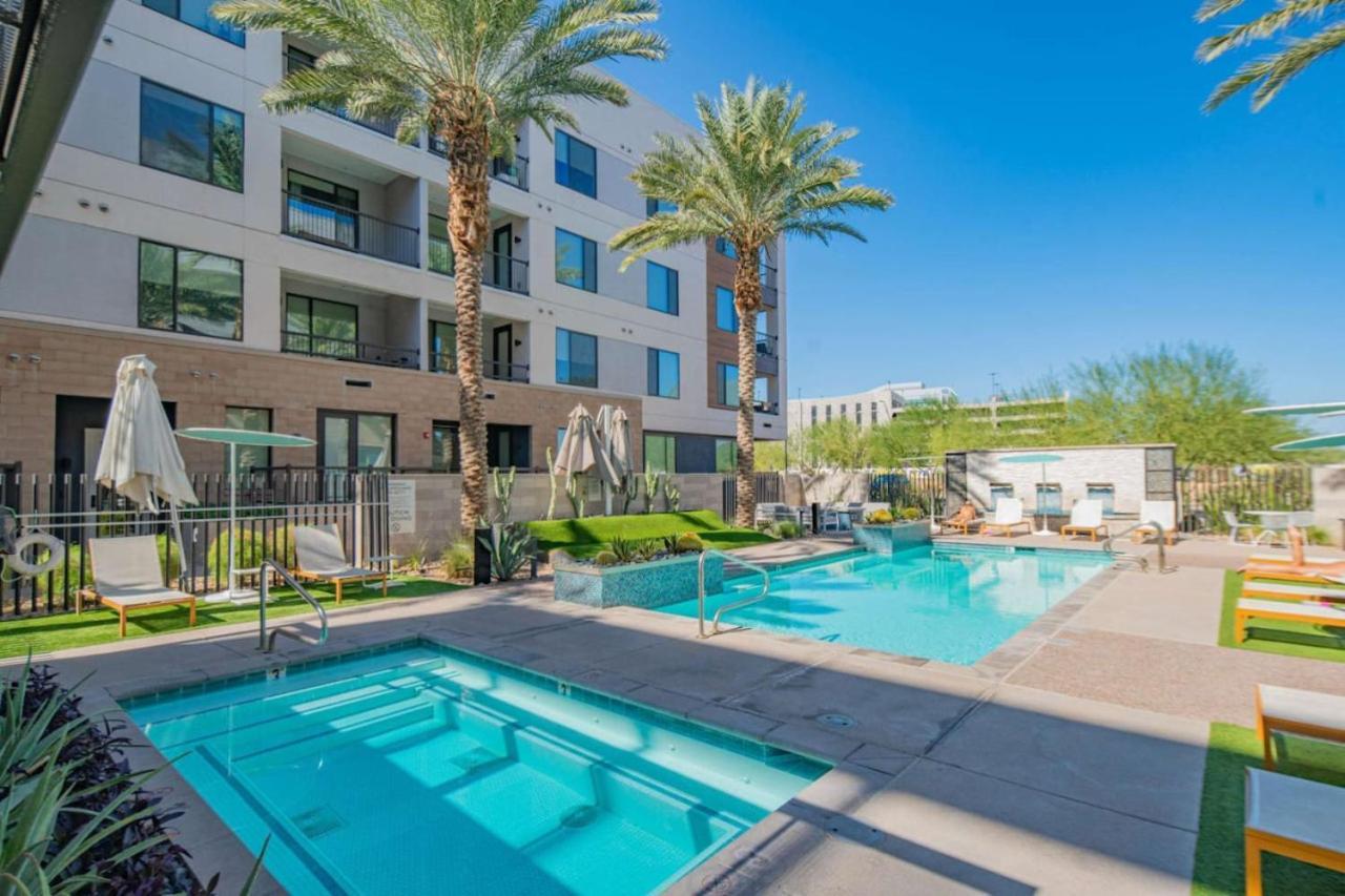 Relaxing 1Bd - Pool, Gym, Parking, W-D - Sleeps 4 Apartment Tempe Exterior photo